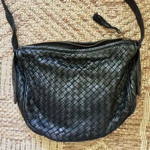 Bottega Veneta Intrecciato Woven Leather Black Shoulder Bag Purse